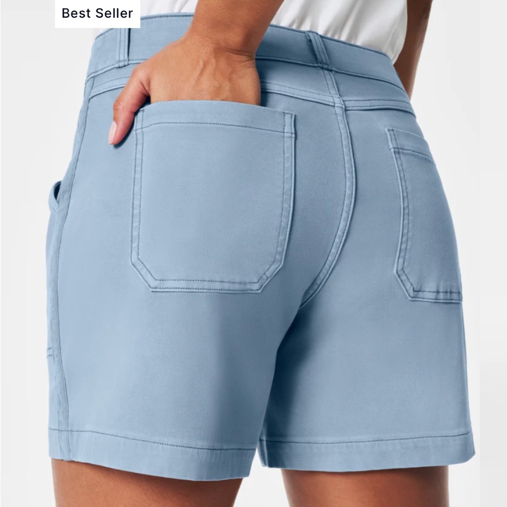 Spanx stretch twill shorts, 6 “ Size L.